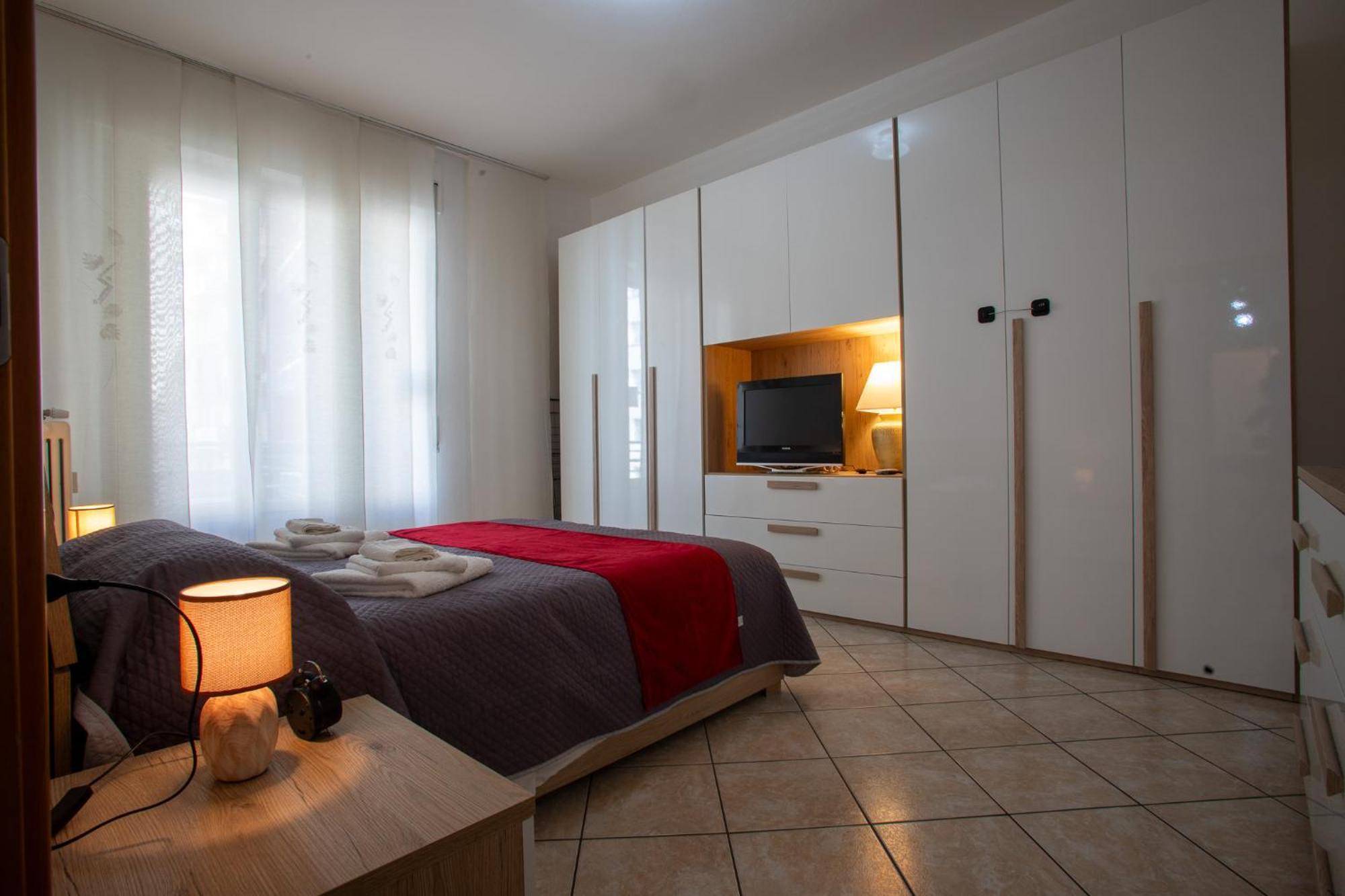 Апартаменты Ilaria House Комо Экстерьер фото